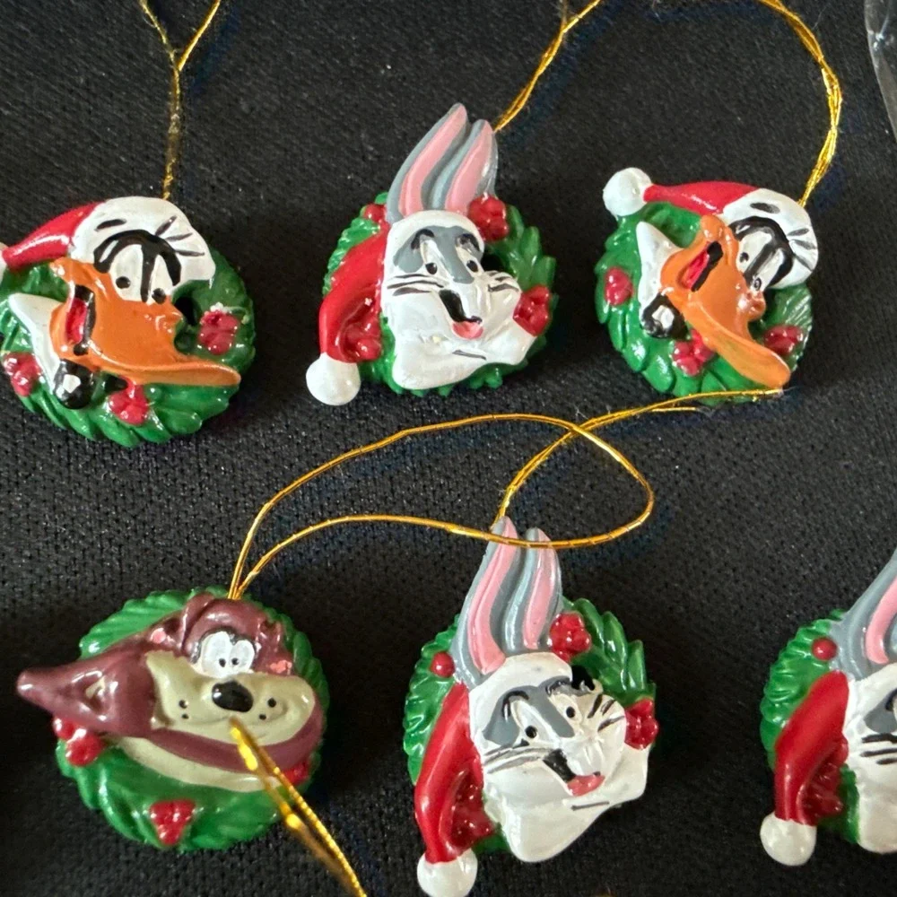 Looney Tunes Mania this lot